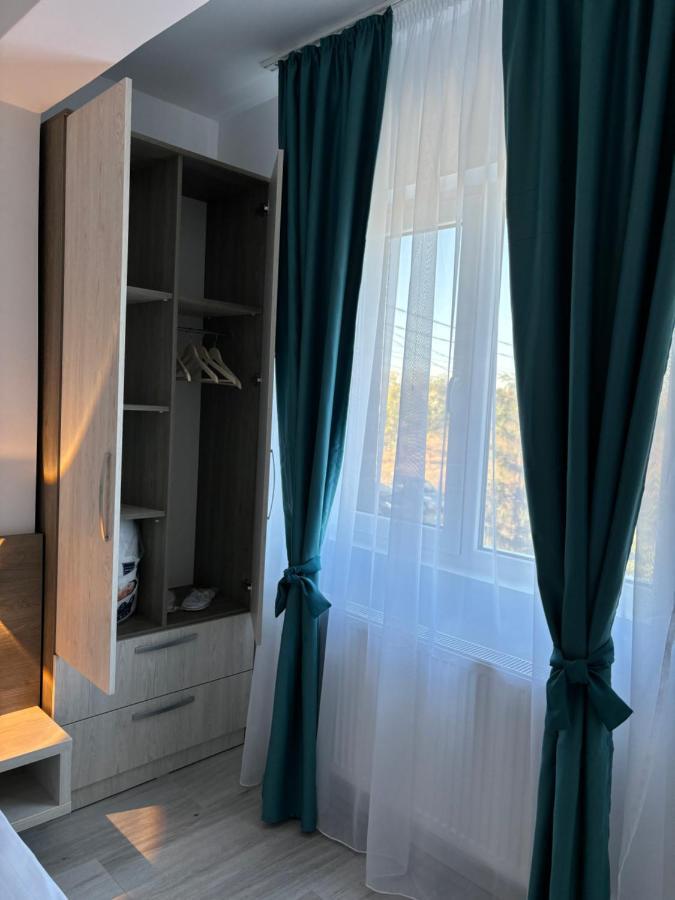 Celine Confort N. D. Cocea Appartement *
