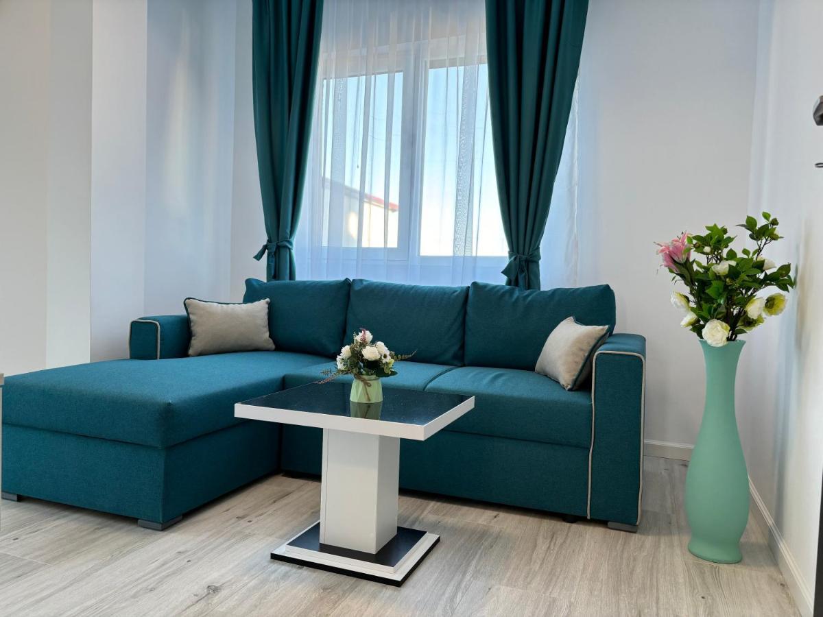 Celine Confort N. D. Cocea Appartement *